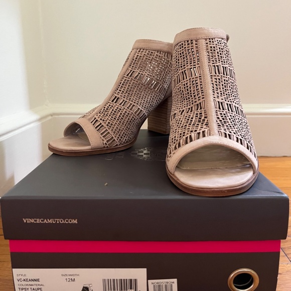 Vince Camuto Keannie Sandal Tipsy Taupe Nubuck 12M - Picture 2 of 3